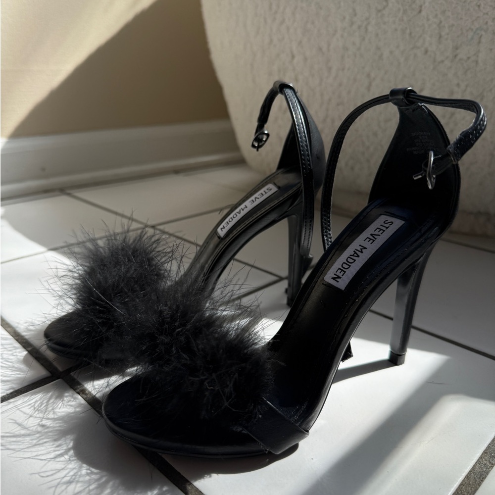 Steve Madden Black Feather Strap High-Heel